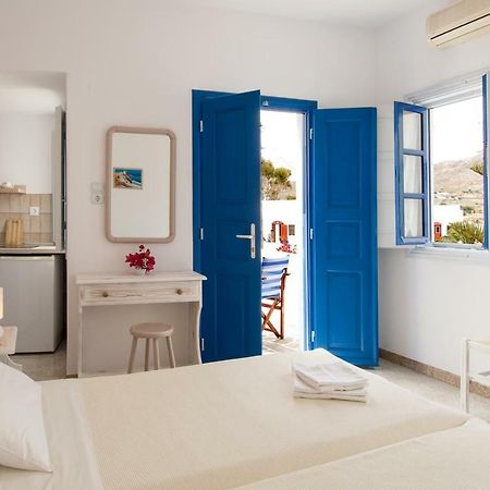 Evgenia Rooms And Apartments Folegandros Town Bagian luar foto