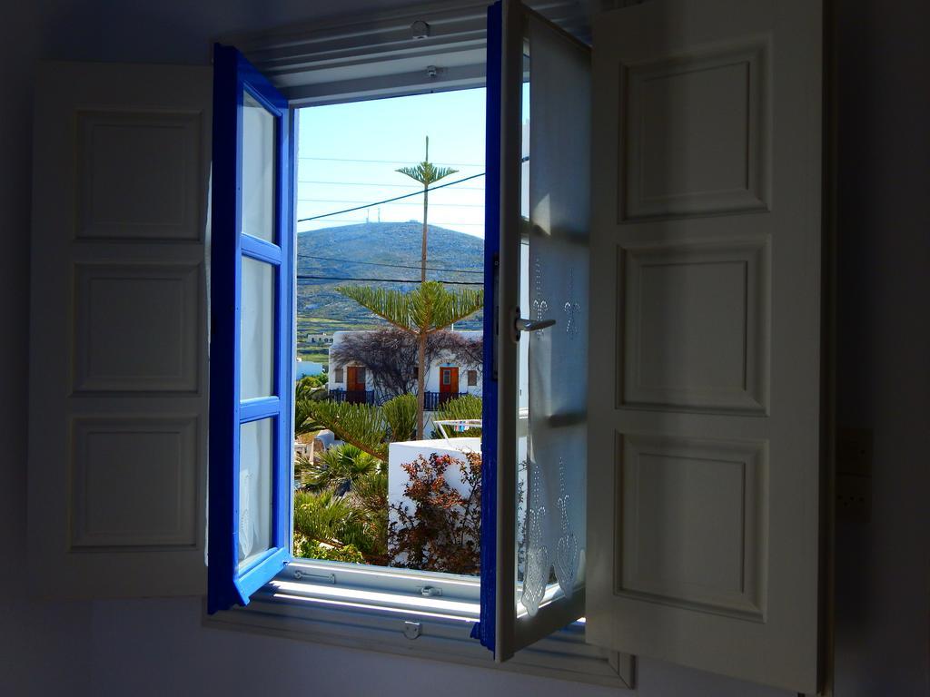Evgenia Rooms And Apartments Folegandros Town Bagian luar foto