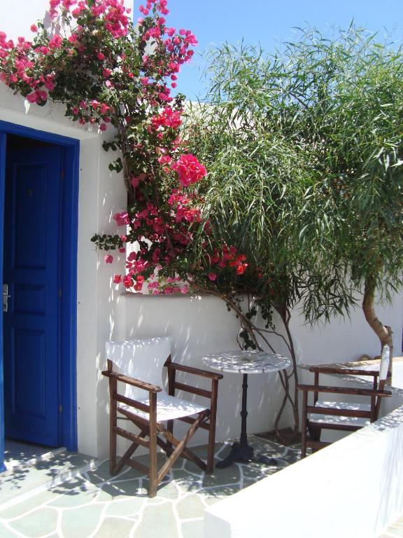 Evgenia Rooms And Apartments Folegandros Town Bagian luar foto