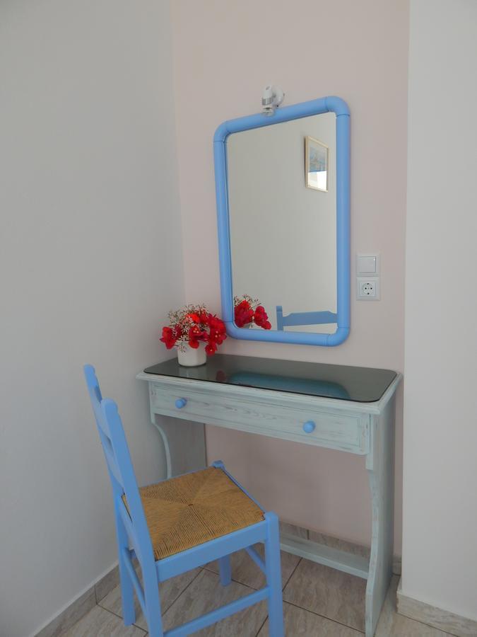 Evgenia Rooms And Apartments Folegandros Town Ruang foto