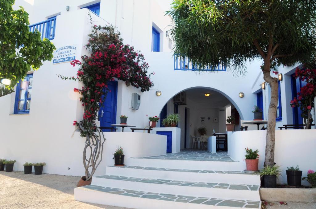 Evgenia Rooms And Apartments Folegandros Town Ruang foto