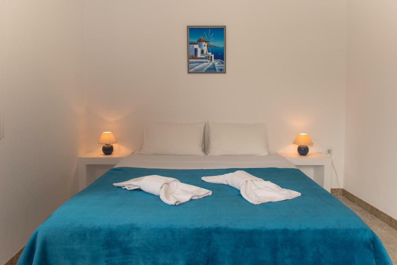 Evgenia Rooms And Apartments Folegandros Town Bagian luar foto